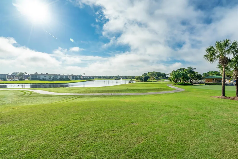 811 Flanders Q Delray Beach, FL 33484