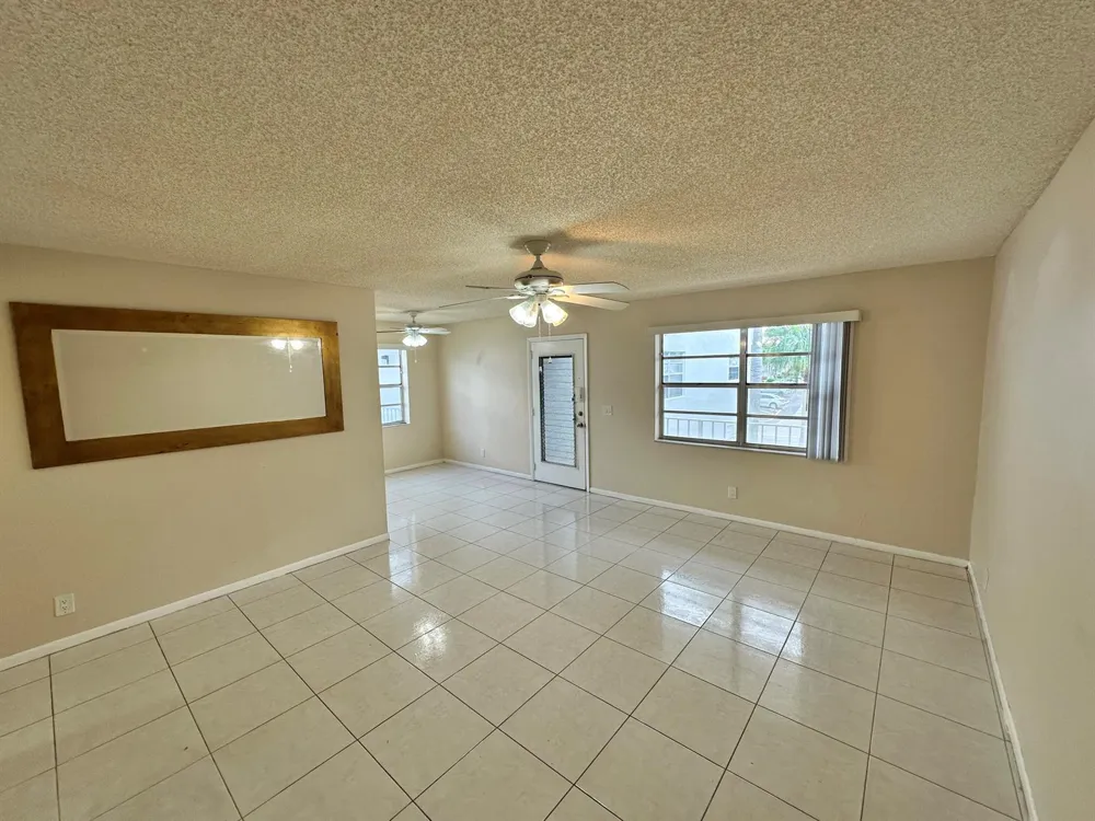 811 Flanders Q Delray Beach, FL 33484