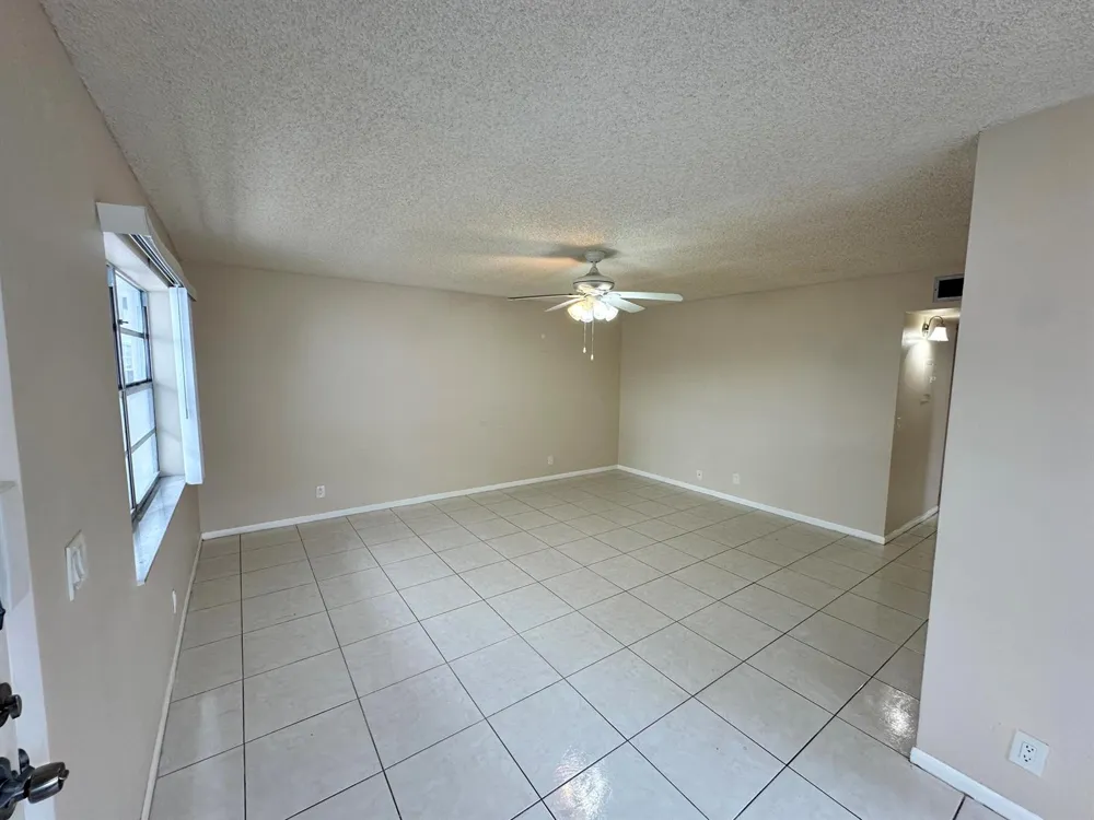 811 Flanders Q Delray Beach, FL 33484
