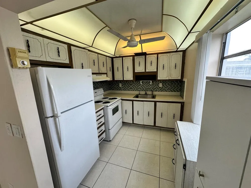 811 Flanders Q Delray Beach, FL 33484