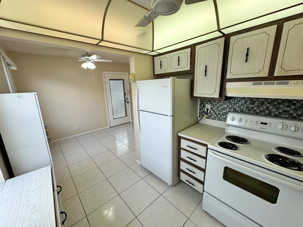 811 Flanders Q Delray Beach, FL 33484