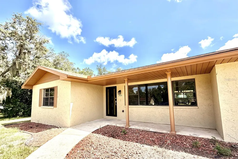 2404 COCHRANE ROAD Avon Park, FL 33825