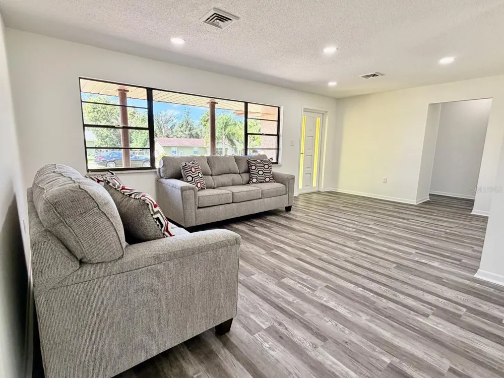 2404 COCHRANE ROAD Avon Park, FL 33825