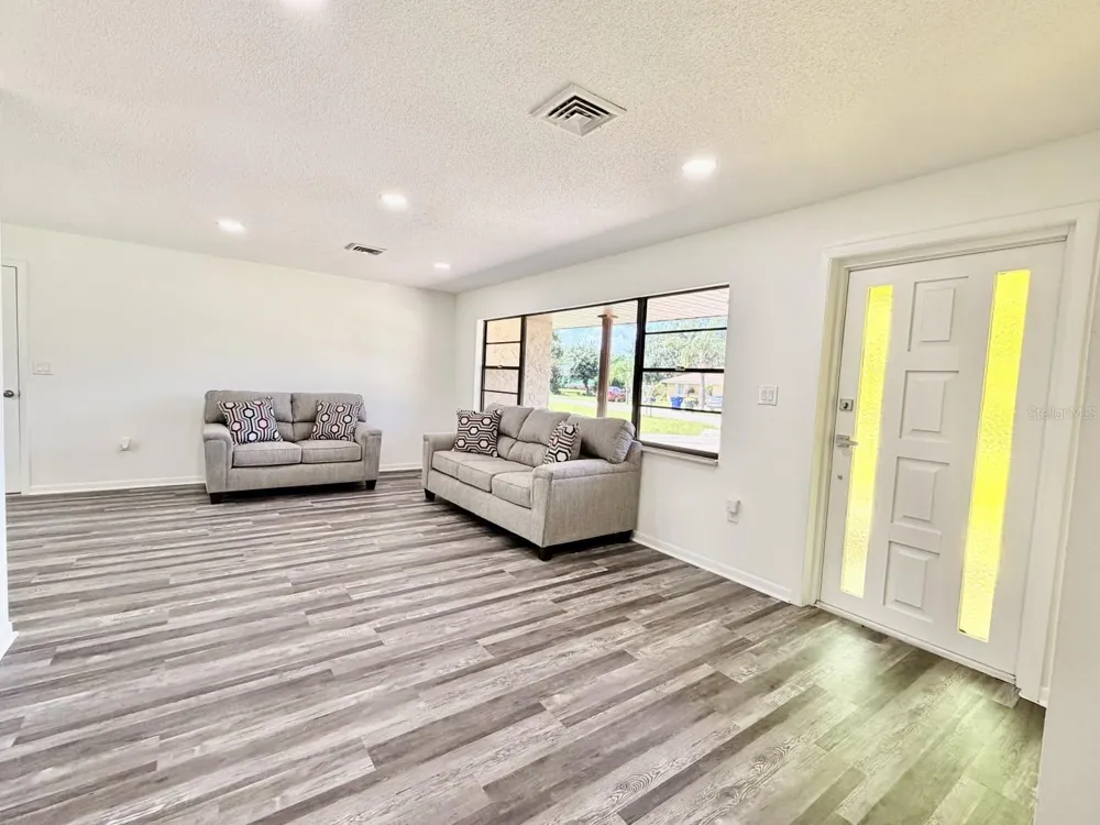 2404 COCHRANE ROAD Avon Park, FL 33825