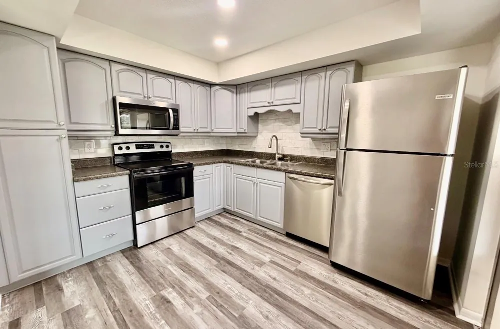 2404 COCHRANE ROAD Avon Park, FL 33825