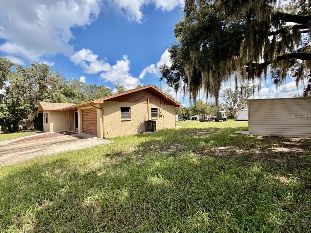 2404 COCHRANE ROAD Avon Park, FL 33825