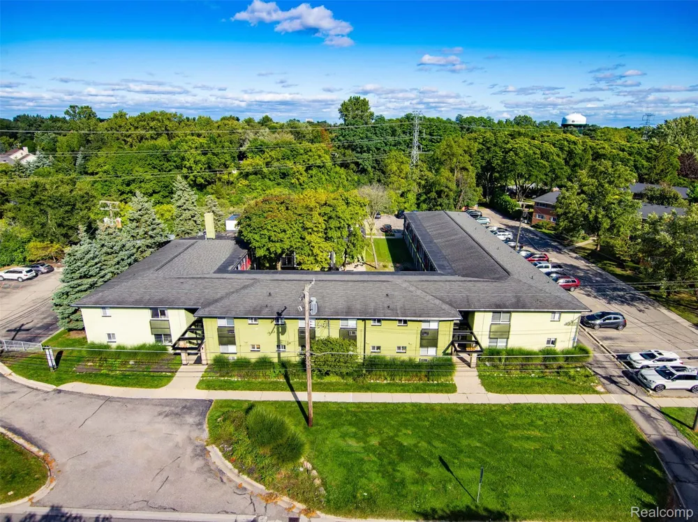 1050 Adams Road #107 Birmingham City, MI 48009