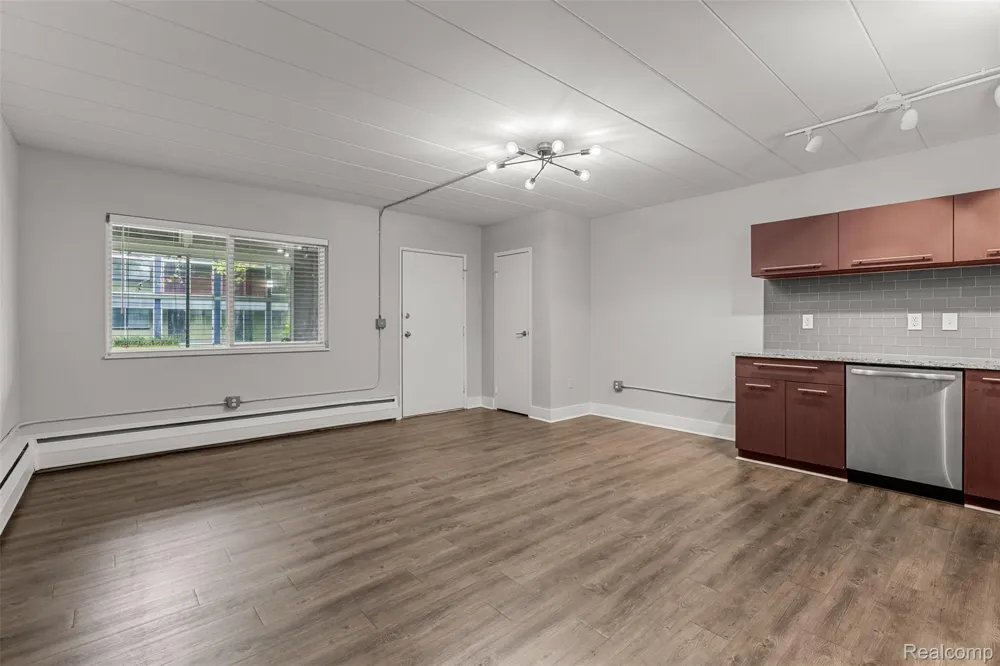 1050 Adams Road #107 Birmingham City, MI 48009