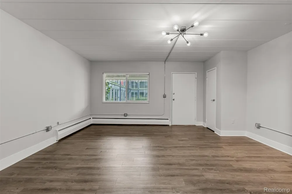 1050 Adams Road #107 Birmingham City, MI 48009