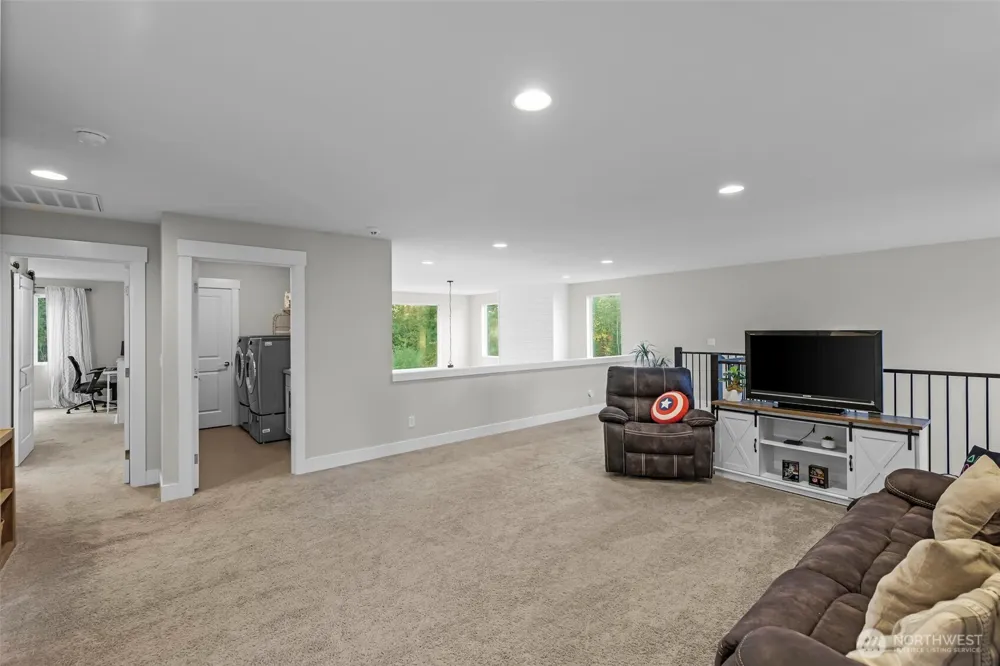 17368 129th Avenue E Puyallup, WA 98374