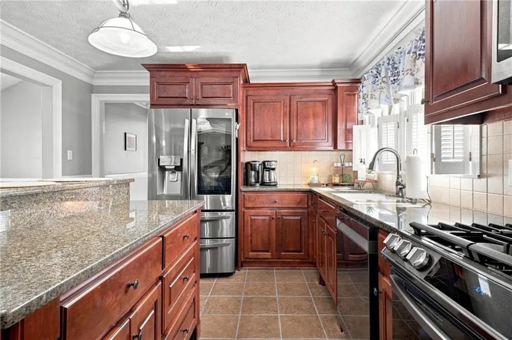97 Oak Hill Drive Rockmart, GA 30153