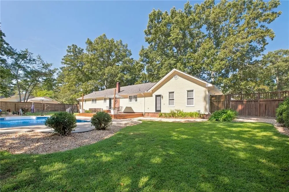 97 Oak Hill Drive Rockmart, GA 30153