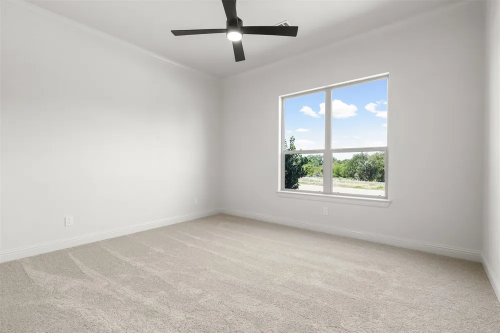 1656 Private Access 60200 Burleson, TX 76028