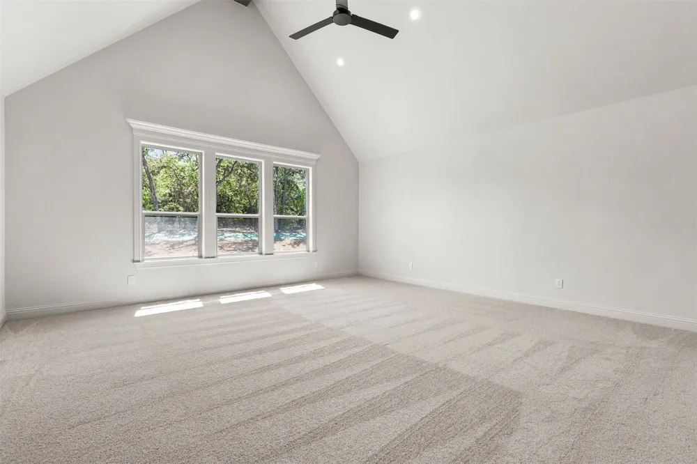 1656 Private Access 60200 Burleson, TX 76028
