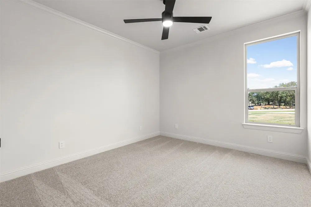 1656 Private Access 60200 Burleson, TX 76028