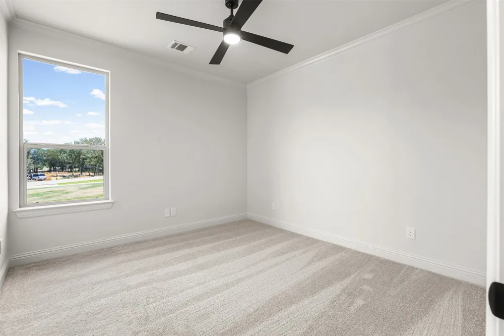 1656 Private Access 60200 Burleson, TX 76028
