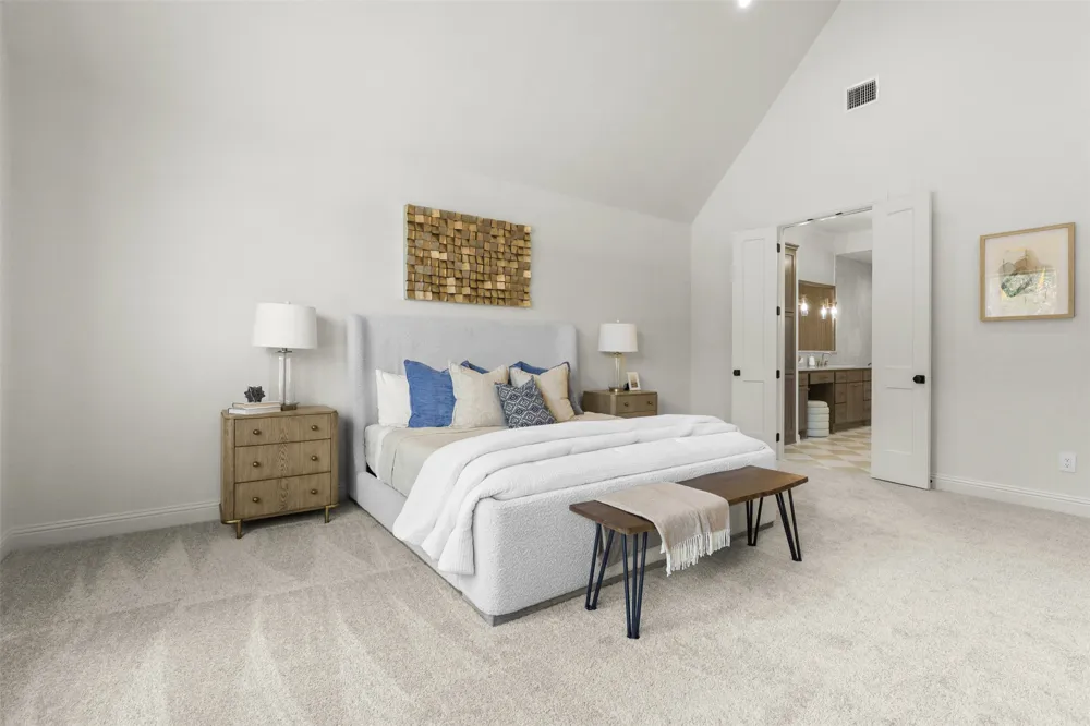 1656 Private Access 60200 Burleson, TX 76028