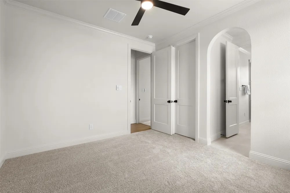 1656 Private Access 60200 Burleson, TX 76028