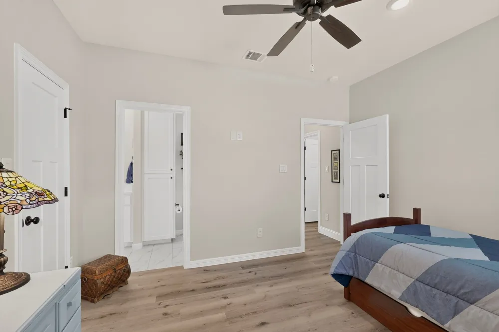 1564 S Saylee Lane Burleson, TX 76028