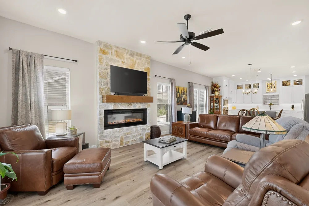 1564 S Saylee Lane Burleson, TX 76028