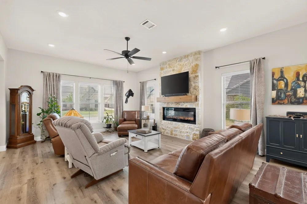 1564 S Saylee Lane Burleson, TX 76028