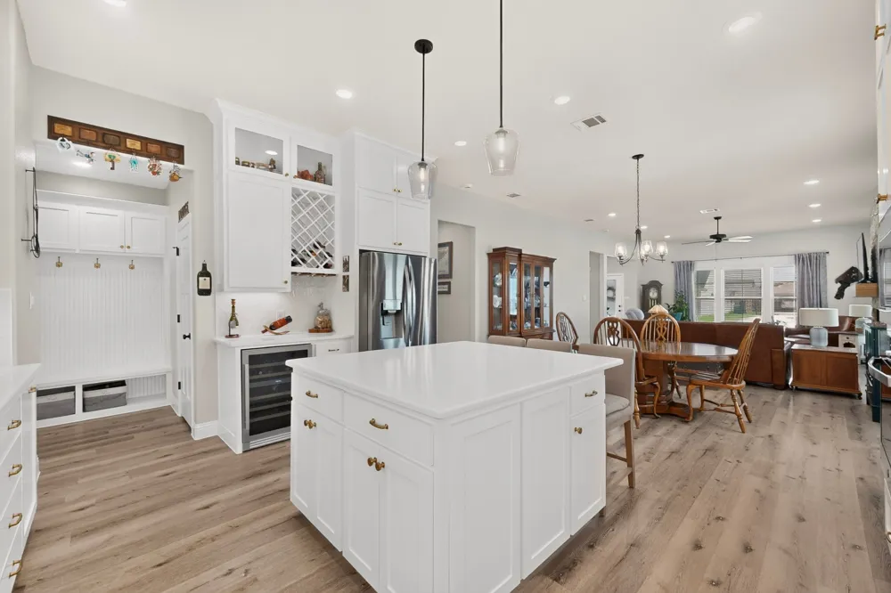 1564 S Saylee Lane Burleson, TX 76028