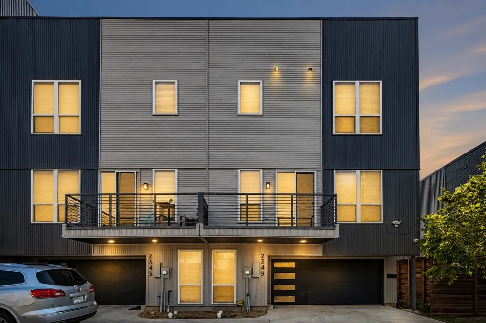 2349 Carroll Avenue Dallas, TX 75204