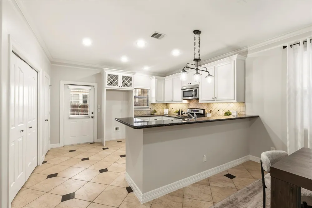5728 Petty Street Houston, TX 77007