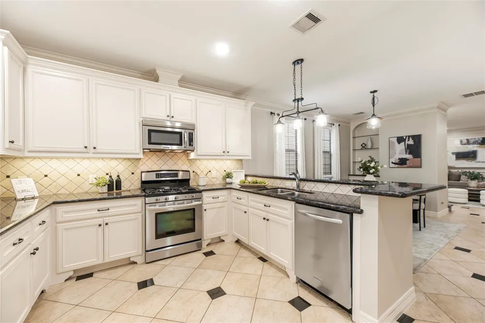 5728 Petty Street Houston, TX 77007