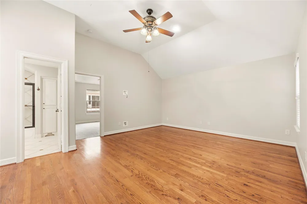 5728 Petty Street Houston, TX 77007