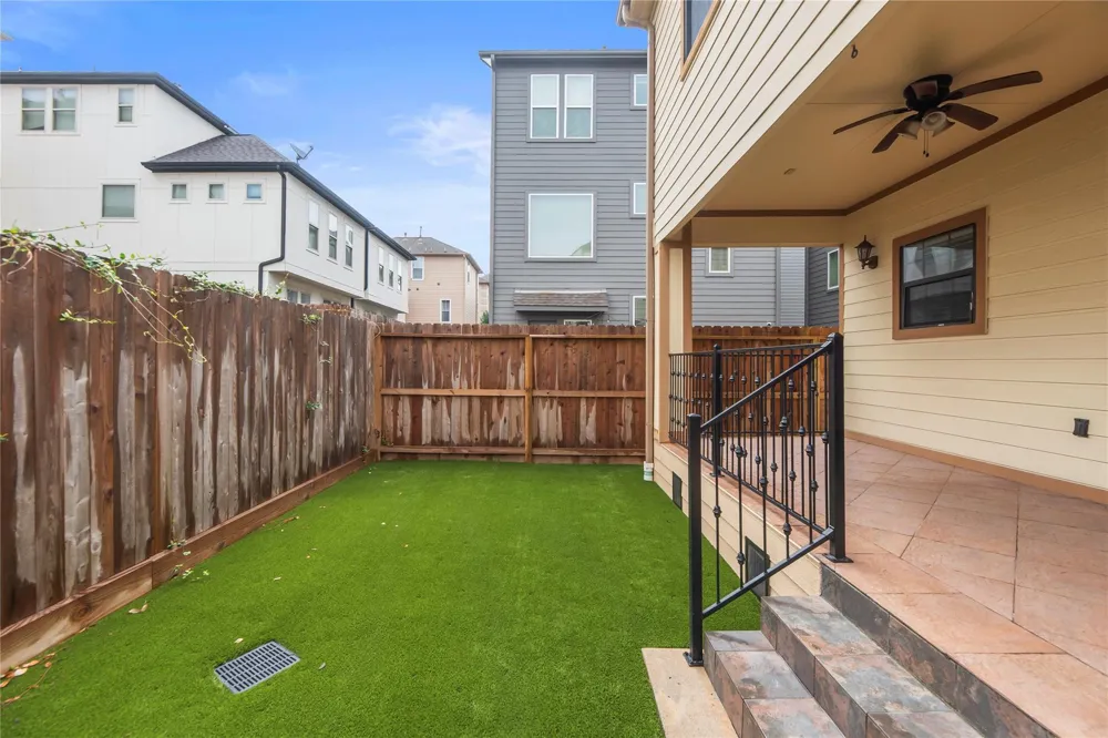 5728 Petty Street Houston, TX 77007