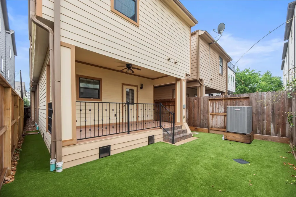 5728 Petty Street Houston, TX 77007