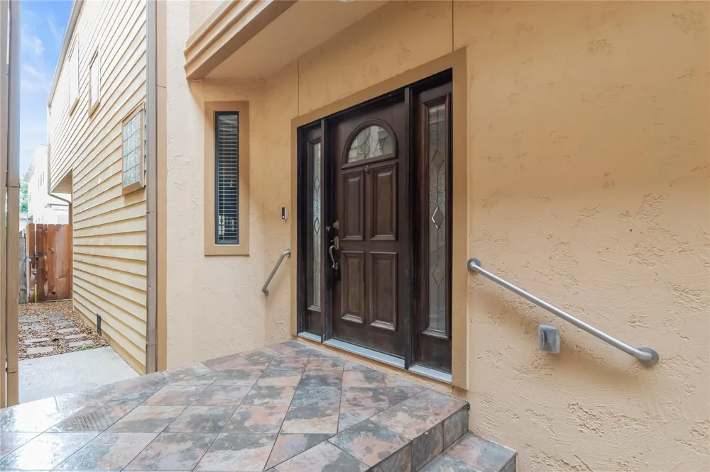 5728 Petty Street Houston, TX 77007