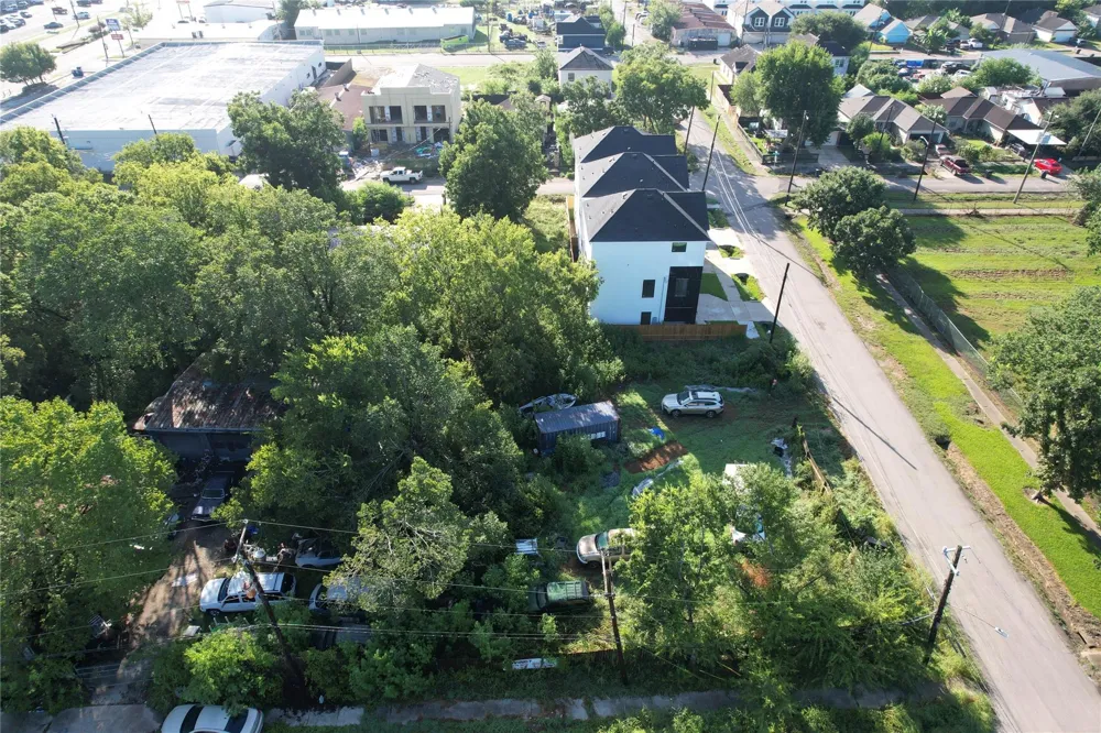 5819 Sidney Street Houston, TX 77021
