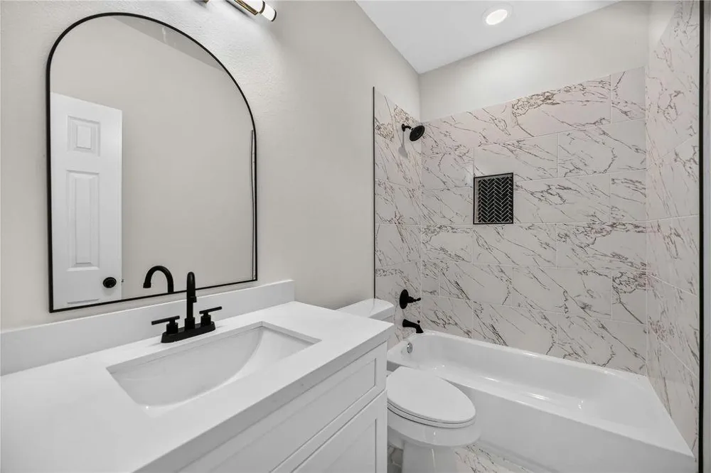 4357 Elmwood Street #A Houston, TX 77051