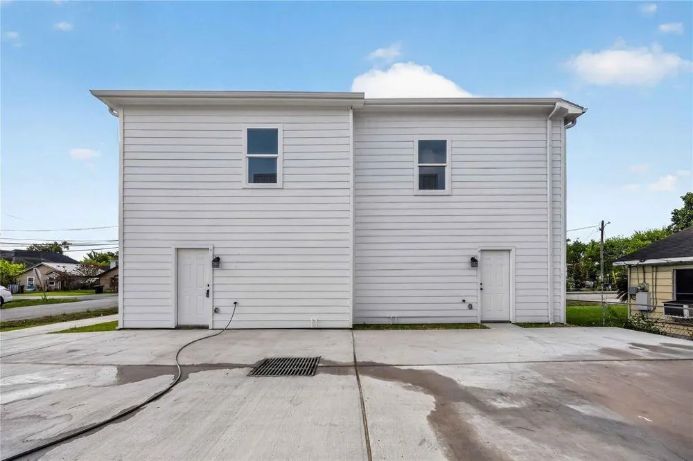4357 Elmwood Street #A Houston, TX 77051