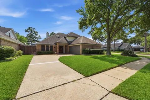 3302 Lindenfield Drive