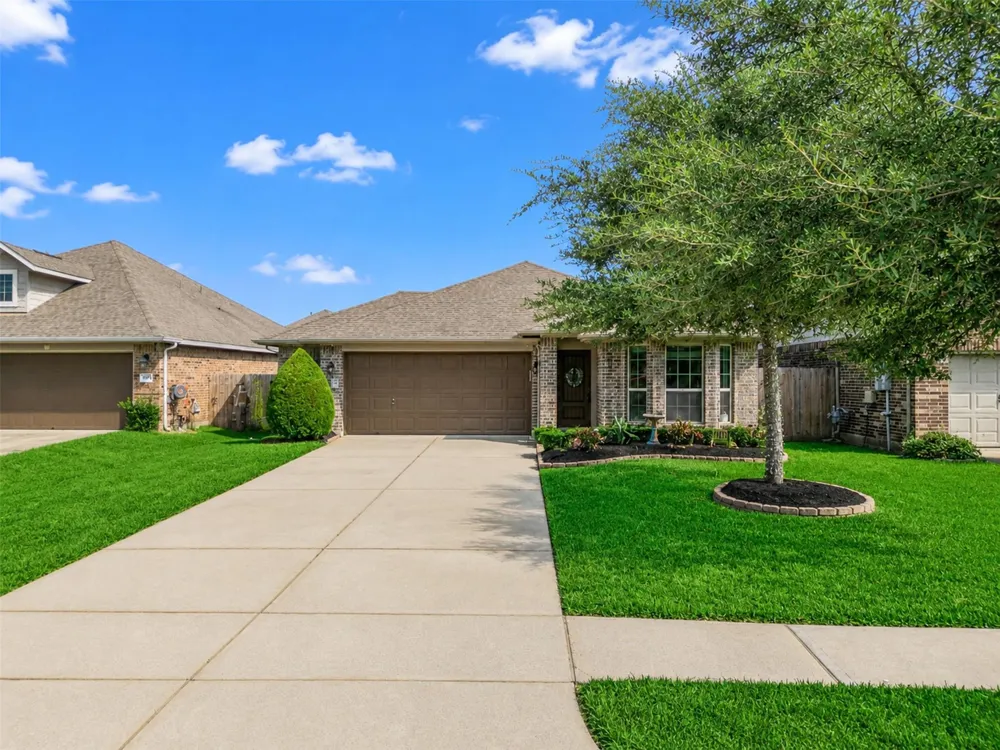 4827 Ladona Court League City, TX 77573