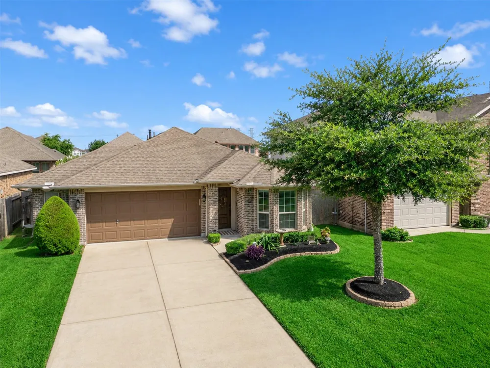 4827 Ladona Court League City, TX 77573