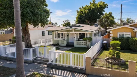5215 S Van Ness
