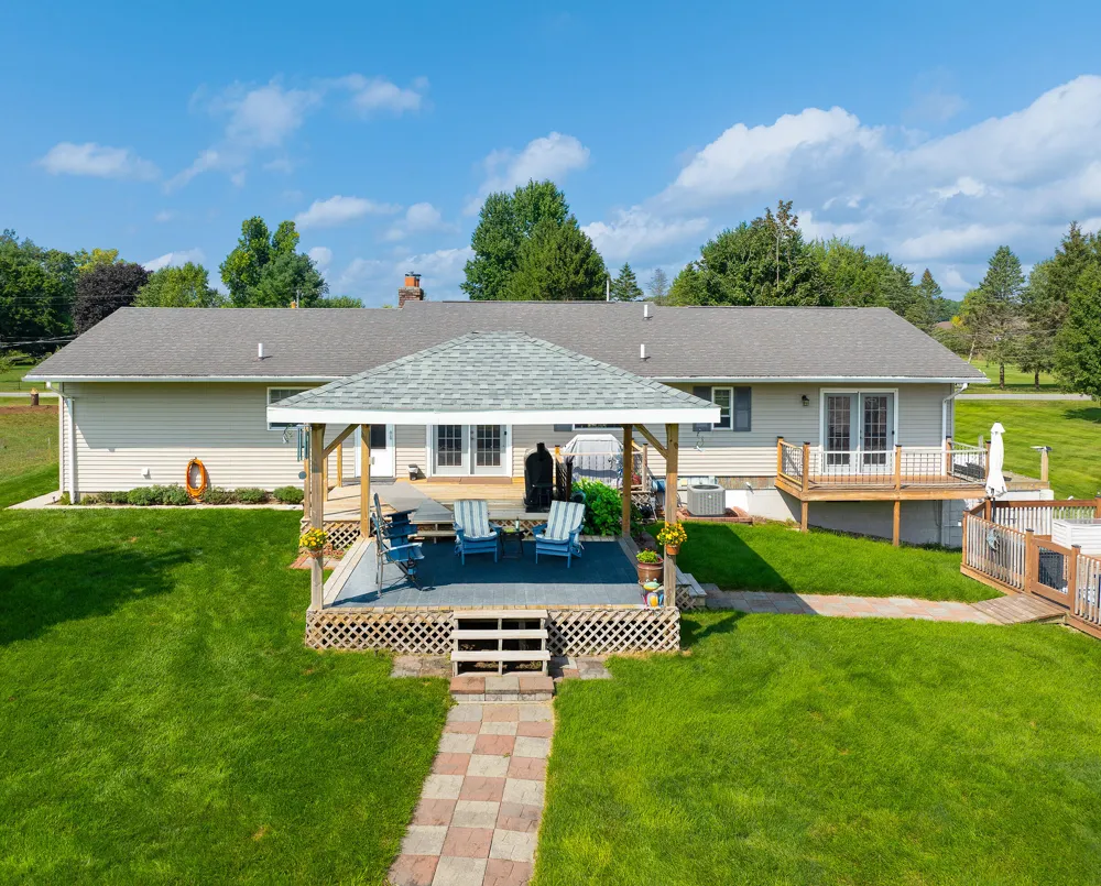 2439 W Lakewood Road Whitehall, MI 49461
