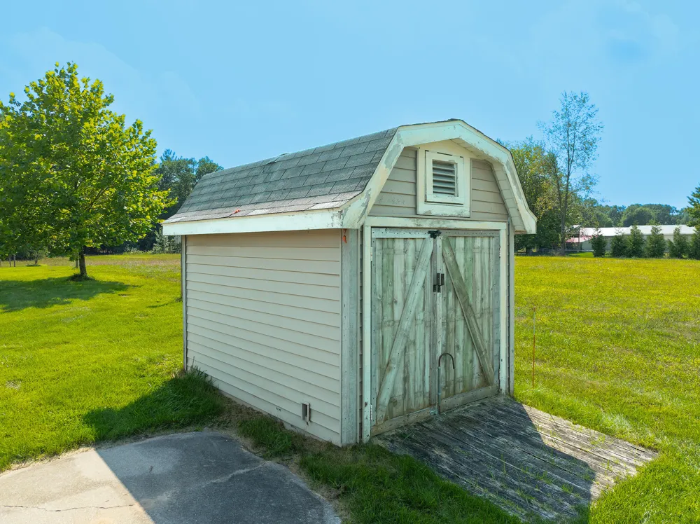 2439 W Lakewood Road Whitehall, MI 49461