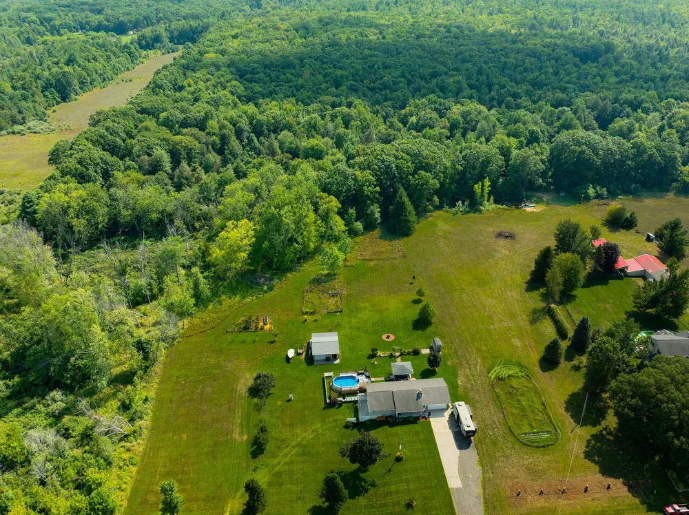 2439 W Lakewood Road Whitehall, MI 49461