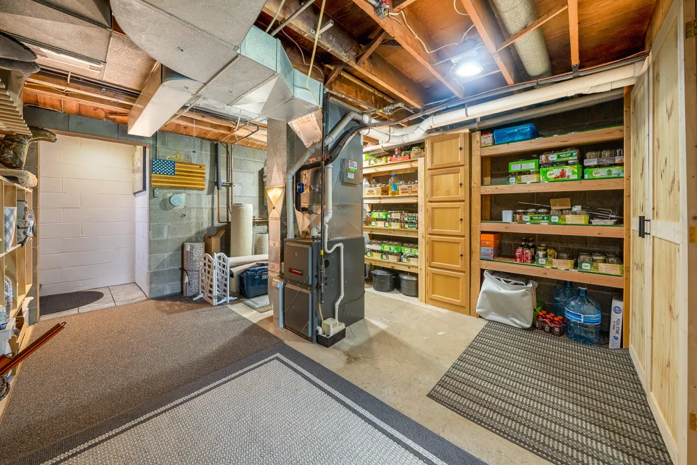 2439 W Lakewood Road Whitehall, MI 49461