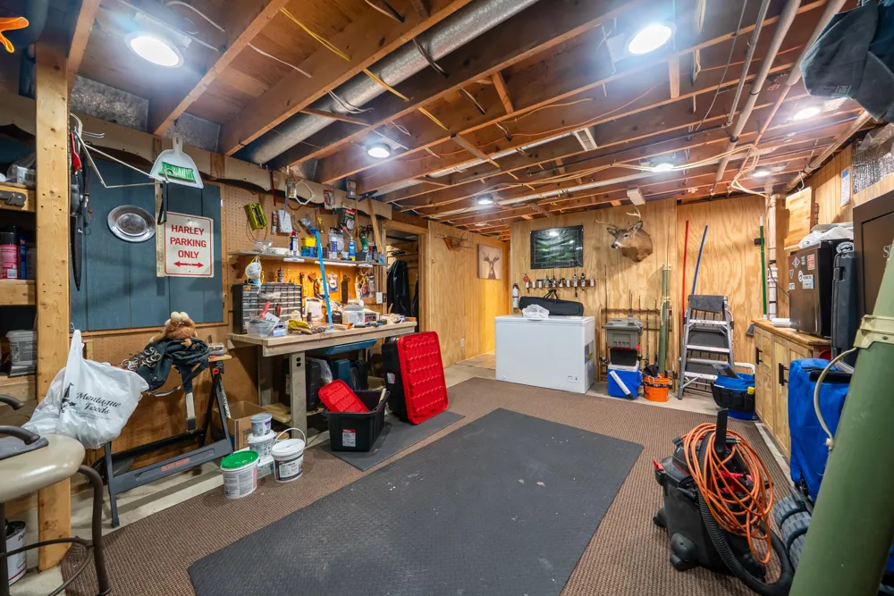 2439 W Lakewood Road Whitehall, MI 49461