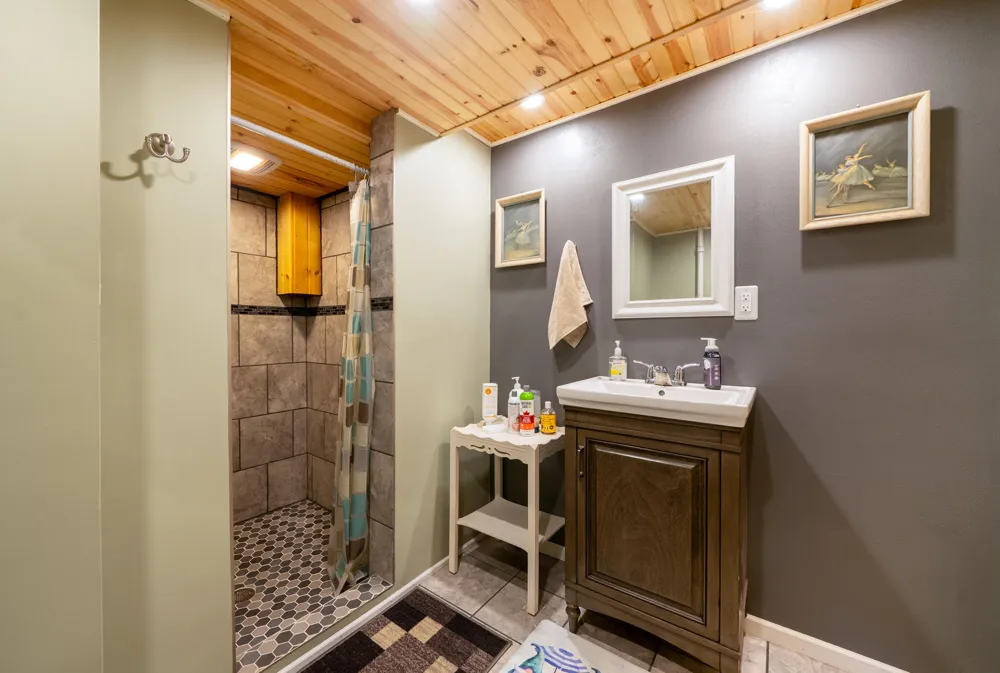 2439 W Lakewood Road Whitehall, MI 49461