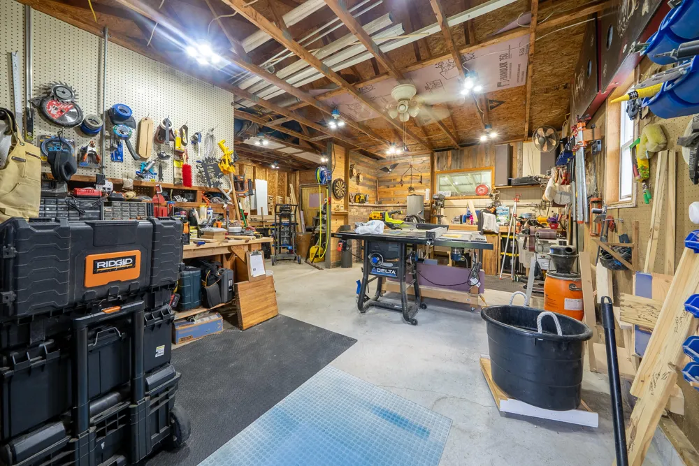 2439 W Lakewood Road Whitehall, MI 49461