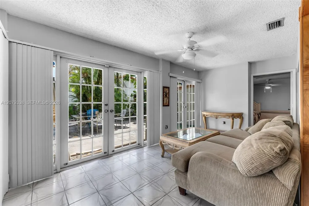 13706 SW 14th St Miami, FL 33184