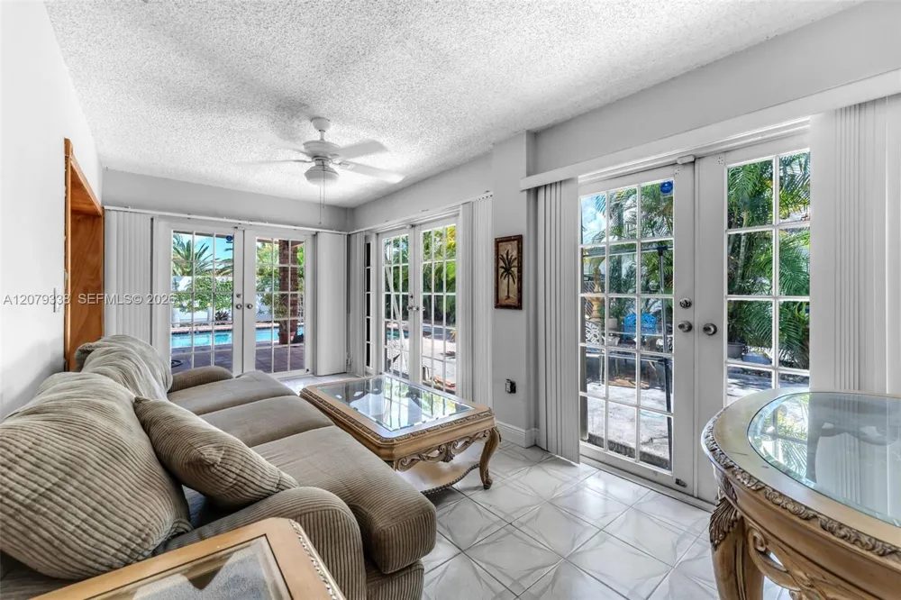 13706 SW 14th St Miami, FL 33184