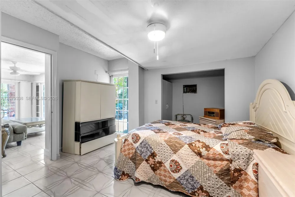 13706 SW 14th St Miami, FL 33184